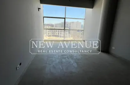 مساحات مكتبية - استوديو - 1 حمام للايجار في كونكورد بلازا - المستثمرين الجنوبية - مدينة القاهرة الجديدة - القاهرة