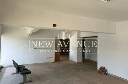 Office Space - Studio - 1 Bathroom for sale in Zahraa Al Maadi St. - Degla - Hay El Maadi - Cairo