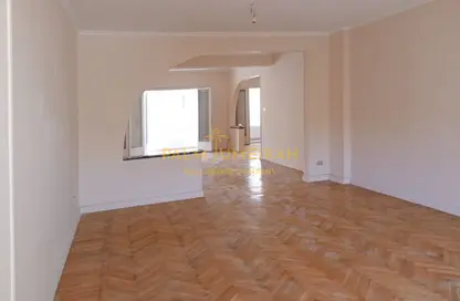 Apartment - 3 Bedrooms - 2 Bathrooms for sale in Al Ekbal St. - Laurent - Hay Sharq - Alexandria