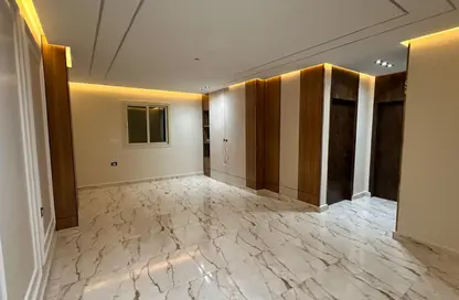 شقة - 2 غرف نوم - 1 حمام للبيع في البوابة الرابعة - مينا - حدائق الاهرام - الجيزة