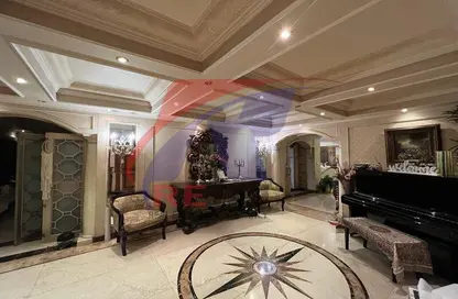 Apartment - 5 Bedrooms - 4 Bathrooms for sale in Ahmed Fakhry St. - 6th Zone - Nasr City - Cairo