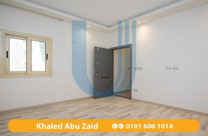 Apartment - 4 Bedrooms - 2 Bathrooms for sale in El Safwa - New Smouha - Smouha - Hay Sharq - Alexandria