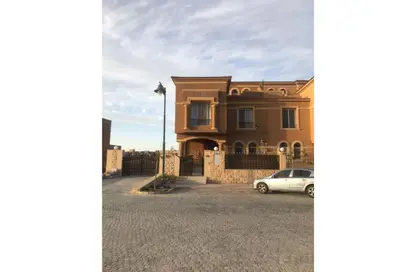 Twin House - 3 Bedrooms - 2 Bathrooms for sale in Royal Meadows - Sheikh Zayed Compounds - Sheikh Zayed City - Giza