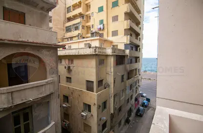 شقة - 3 غرف نوم - 1 حمام للبيع في سبورتنج - حي شرق - الاسكندرية