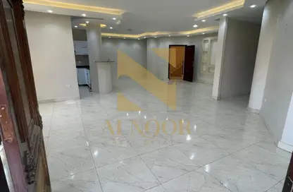 Apartment - 3 Bedrooms - 2 Bathrooms for rent in Street 10 - 11th District - Sheikh Zayed City - Giza