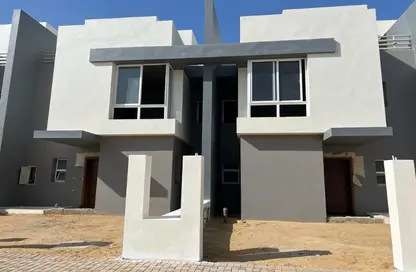 Twin House - 5 Bedrooms - 4 Bathrooms for sale in Hyde Park - New Cairo City - Cairo