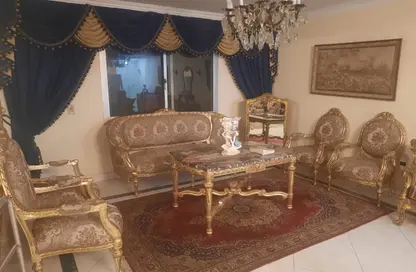 شقة - 2 غرف نوم - 1 حمام للبيع في شارع نجاتي سراج - المنطقة الثامنة - مدينة نصر - القاهرة