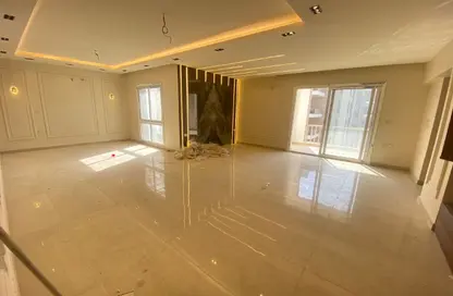 Apartment - 3 Bedrooms - 3 Bathrooms for rent in Garden Residence - Hyde Park - New Cairo City - Cairo