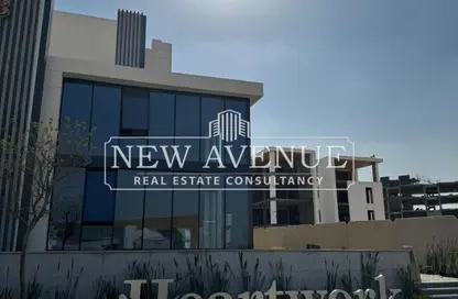 Office Space - Studio - 2 Bathrooms for sale in Mountain View iCity - 5th Settlement Compounds - The 5th Settlement - New Cairo City - Cairo