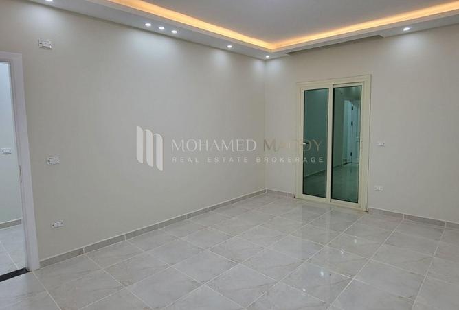 8232914 - Property Image 2