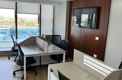مساحات مكتبية - استوديو - 2 حمامات للايجار في بيزنس بلاس - شارع التسعين الشمالي - التجمع الخامس - مدينة القاهرة الجديدة - القاهرة
