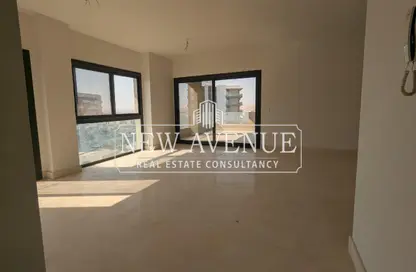 شقة - 3 غرف نوم - 3 حمامات للبيع في كمبوند البروج - كمبوندات الشروق - مدينة الشروق - القاهرة