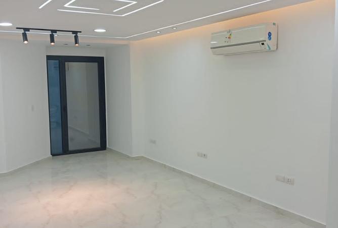 8391943 - Property Image 2