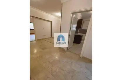 Apartment - 2 Bedrooms - 1 Bathroom for sale in Degla - Hay El Maadi - Cairo