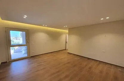 Apartment - 3 Bedrooms - 2 Bathrooms for rent in Garden Residence - New Cairo City - Cairo