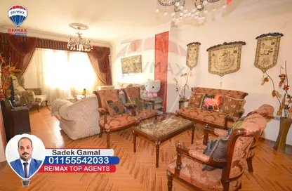Apartment - 3 Bedrooms - 1 Bathroom for sale in Abdel Moneim Al Dalel St. - Tharwat - Hay Sharq - Alexandria