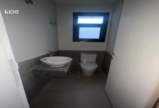 8049595 - Property Image 3