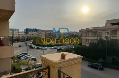 Apartment - 4 Bedrooms - 2 Bathrooms for sale in Area B - Ganoob El Acadimia - New Cairo City - Cairo