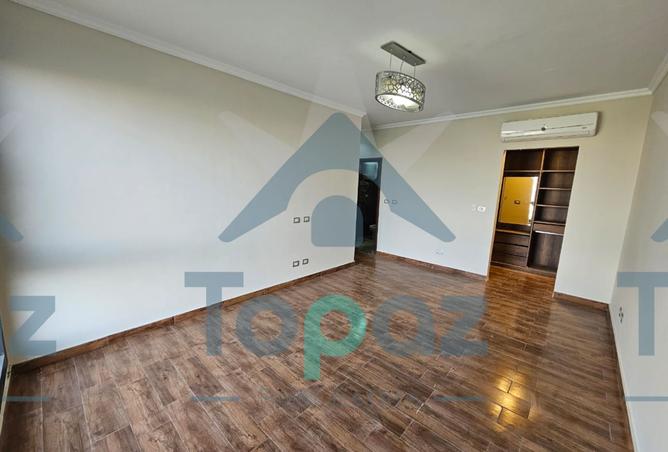 8423883 - Property Image 2