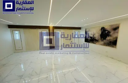 شقة - 4 غرف نوم - 3 حمامات للبيع في الحي الرابع - مدينة 6 أكتوبر - الجيزة