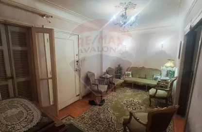 شقة - 4 غرف نوم - 2 حمامات للبيع في سابا باشا - حي شرق - الاسكندرية
