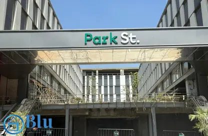 Office Space - Studio - 2 Bathrooms for sale in Park St. - Ring Road - The 5th Settlement - New Cairo City - Cairo
