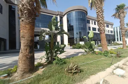 Clinic - Studio - 1 Bathroom for rent in East Hill - 5th Settlement Compounds - The 5th Settlement - New Cairo City - Cairo