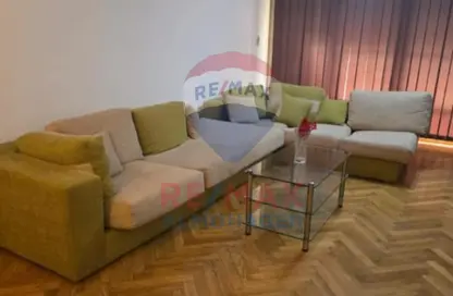 شقة - 3 غرف نوم - 2 حمامات للبيع في شارع محمود عزمي - الزمالك - القاهرة شقة - 3 غرف نوم - 2 حمامات للبيع في شارع محمود عزمي - الزمالك - القاهرة