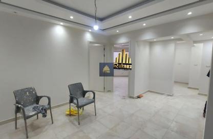 Apartment - 3 Bedrooms - 1 Bathroom for rent in 10th Sector - Zahraa El Maadi - Hay El Maadi - Cairo