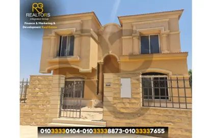 Villa - 6 Bedrooms - 4 Bathrooms for sale in Royal Hills - Al Motamayez District - 6 October City - Giza
