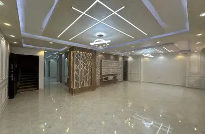 Apartment - 3 Bedrooms - 3 Bathrooms for sale in Al Mona St. - Dokki - Giza