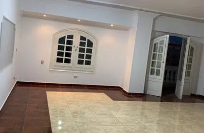 شقة - 3 غرف نوم - 3 حمامات للايجار في شارع 15 - الحي الخامس - التجمع الخامس - مدينة القاهرة الجديدة - القاهرة