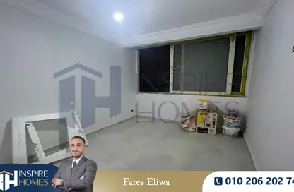 Apartment - 2 Bedrooms - 1 Bathroom for sale in Kafr Abdo St. - Kafr Abdo - Roushdy - Hay Sharq - Alexandria