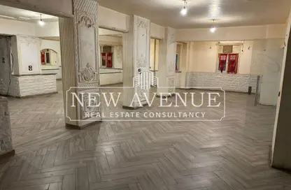 Retail - Studio - 2 Bathrooms for sale in Abbas Al Akkad St. - 1st Zone - Nasr City - Cairo