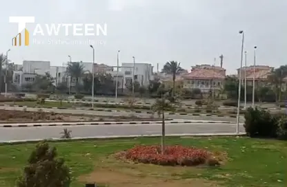 Apartment - 5 Bedrooms - 4 Bathrooms for sale in Area B - Ganoob El Acadimia - New Cairo City - Cairo