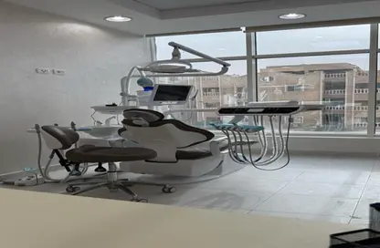 Clinic - Studio - 1 Bathroom for rent in Cliff Mall New Cairo - South Teseen St. - The 5th Settlement - New Cairo City - Cairo