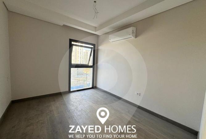 8052968 - Property Image 3