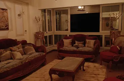 شقة - 2 غرف نوم - 2 حمامات للبيع في شارع محمد مرعشلي - الزمالك - القاهرة