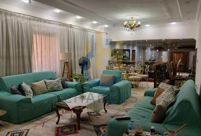 Apartment - 3 Bedrooms - 3 Bathrooms for sale in Al Nasr St. - El Laselky - New Maadi - Hay El Maadi - Cairo