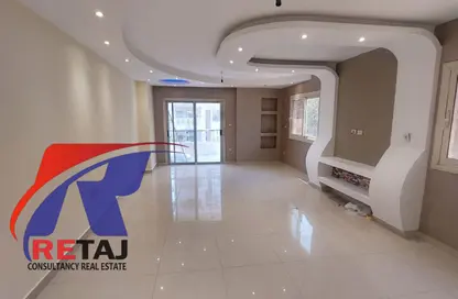 Apartment - 3 Bedrooms - 3 Bathrooms for sale in Anwar Al Mufti St. - 1st Zone - Nasr City - Cairo
