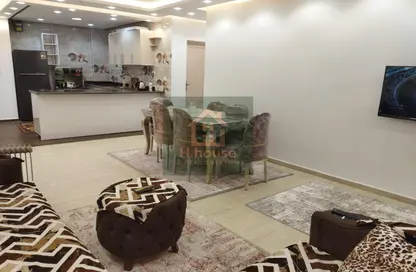 شقة - 3 غرف نوم - 2 حمامات للايجار في شارع عماد حمدي - الرحاب المرحلة الثالثة - الرحاب - مدينة القاهرة الجديدة - القاهرة