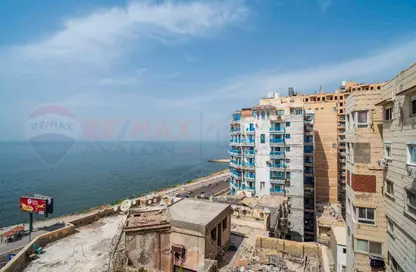شقة - 4 غرف نوم - 1 حمام للبيع في كامب شيزار - حي وسط - الاسكندرية