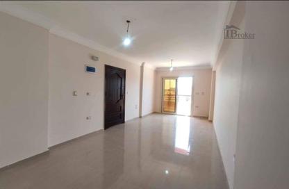 Apartment - 2 Bedrooms - 1 Bathroom for rent in Dinshwau St. - Mustafa Kamel - Hay Sharq - Alexandria