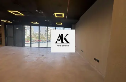 Office Space - Studio - 1 Bathroom for rent in Hyde Park Business District Mall - South Teseen St. - The 5th Settlement - New Cairo City - Cairo