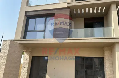 Townhouse - 3 Bedrooms - 2 Bathrooms for sale in The Estates - Sheikh Zayed Compounds - Sheikh Zayed City - Giza Townhouse - 3 Bedrooms - 2 Bathrooms for sale in The Estates - Sheikh Zayed Compounds - Sheikh Zayed City - Giza