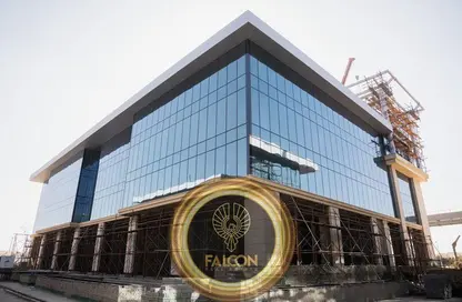 Shop - Studio - 2 Bathrooms for sale in Golden Gate - South Teseen St. - The 5th Settlement - New Cairo City - Cairo