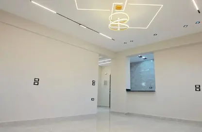 شقة - 2 غرف نوم - 2 حمامات للبيع في شارع زيزينيا - المستثمرين الجنوبية - مدينة القاهرة الجديدة - القاهرة شقة - 2 غرف نوم - 2 حمامات للبيع في شارع زيزينيا - المستثمرين الجنوبية - مدينة القاهرة الجديدة - القاهرة