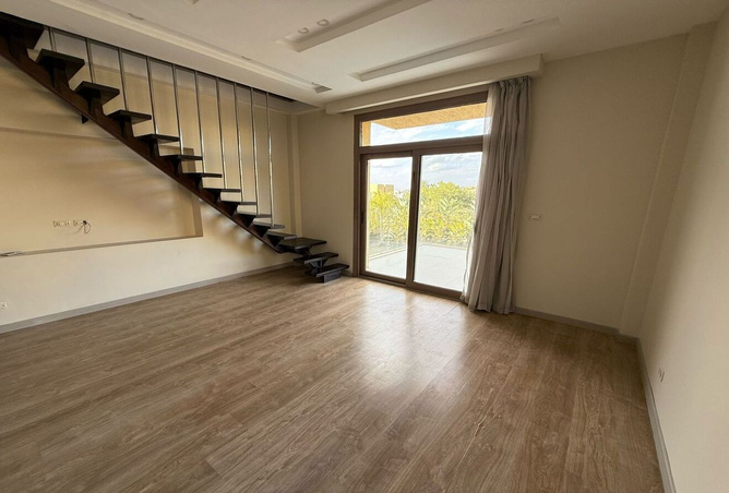 8326617 - Property Image 2