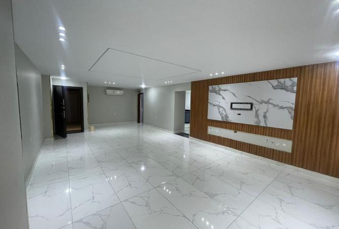 8082513 - Property Image 2
