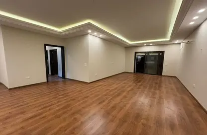 Apartment - 3 Bedrooms - 3 Bathrooms for sale in Green 5 - 6 October Compounds - 6 October City - Giza